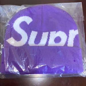 Supreme big logo beanie